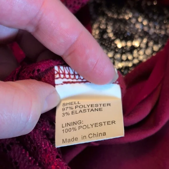 Elegant Burgundy Lace Dress - Picture 4 of 11